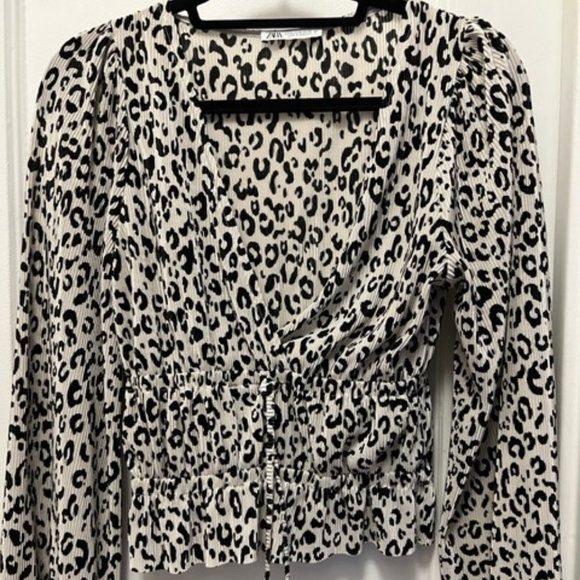 Black & White Leopard Zara Top, Size Medium - Picture 1 of 3